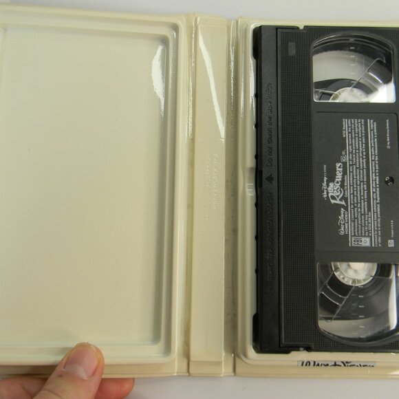 Vintage Disney The Rescuers Black Diamond Classic VHS - Picture 4 of 7